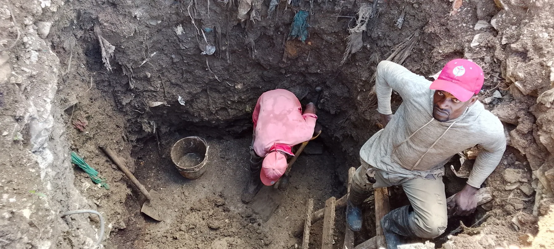 Retiro de lodo en excavación
