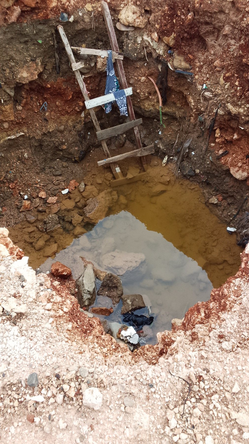 Excavación afectada por lluvia